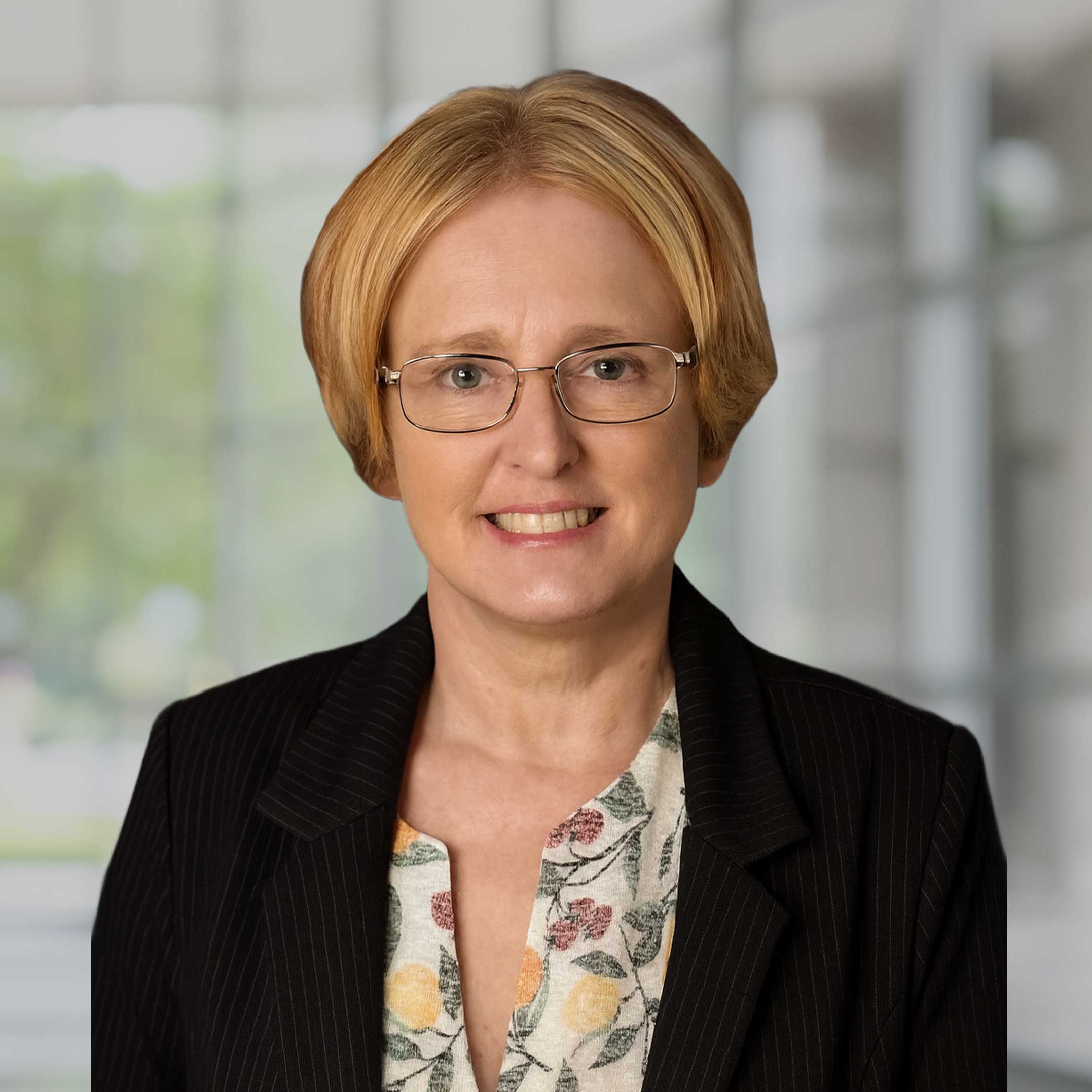 You are currently viewing Lisa Wippler